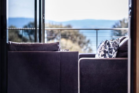 Footprints 2 - Tourism TAS 4