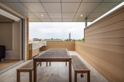 Foreshore Retreat - Beachside Convenience For Groups - Tourism TAS 1