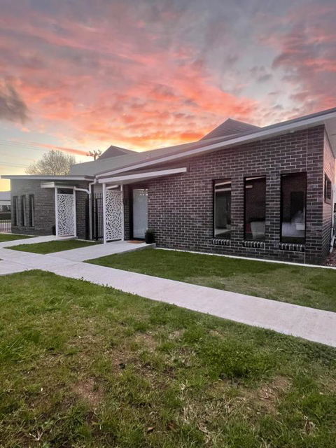 Four Square Short Stay Accommodation Railton - Hobart Tourism 0