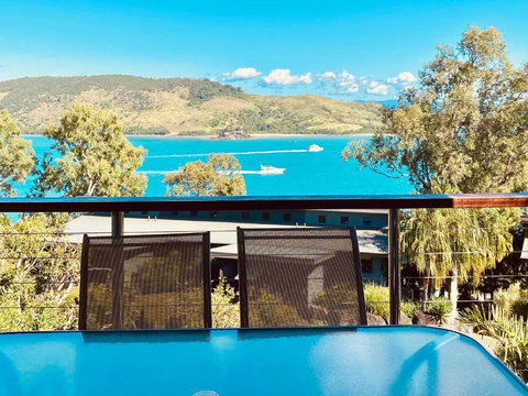 Family Island Dream Escape At Compass Point 10 Hamilton Island, 3BR Villa With Buggy - Tourism TAS 1