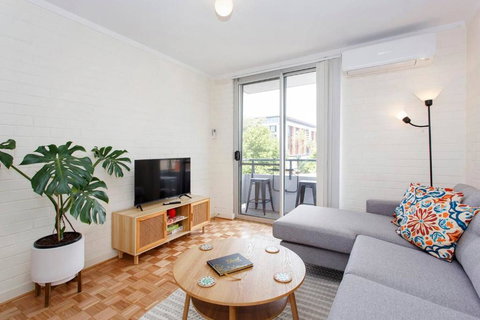 Freo Cosy Corner Family Budget - Tourism TAS 1