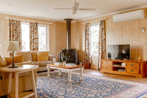 Freshwater Creek Cottages & Farm Stay - Tourism TAS 1