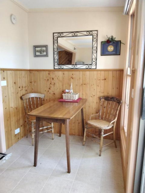 Friends In Harcourt North - Tourism TAS 4