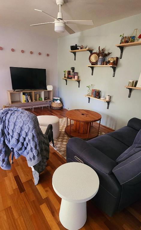 Funky Vibes 2 Bedroom Gem - Tourism TAS 1