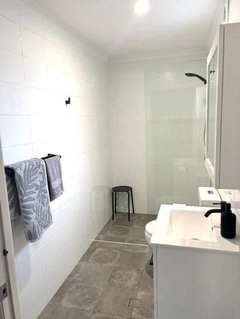 Gabba Central 2 Separate Homes 1 Block 6 Bdrms - Hobart Tourism 3