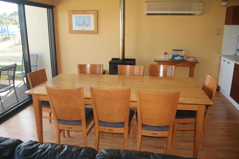 Gabbadah Beach House - Hobart Tourism 3