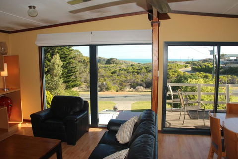 Gabbadah Beach House - Hobart Tourism 4