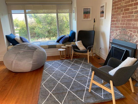 GALWAY COTTAGE - Hobart Tourism 1