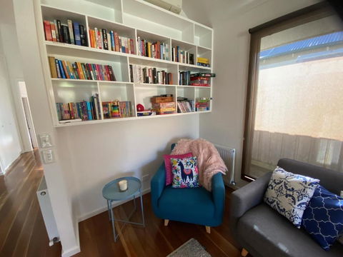 GALWAY COTTAGE - Hobart Tourism 2
