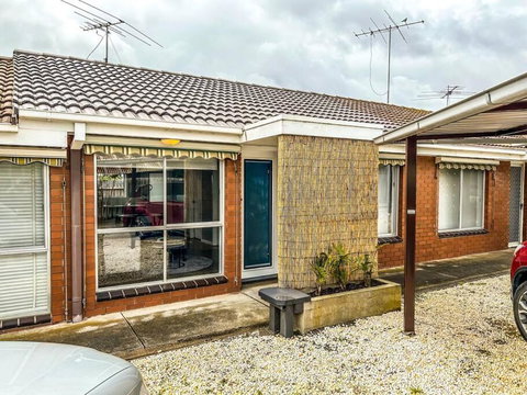 Geelong West Unit - Tourism TAS 4