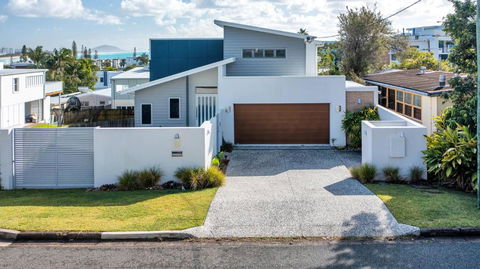 GEORGE8- THE ULTIMATE, FAMILY BEACH HOUSE! - Hobart Tourism 0