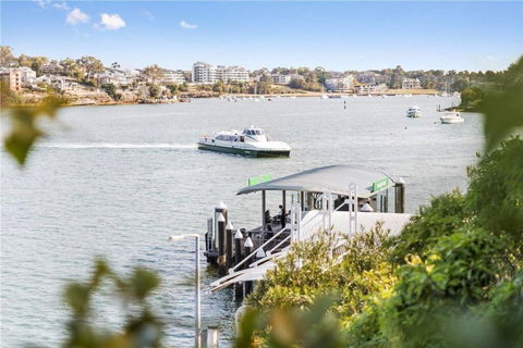 GLAD1 - Monash Rd - Gladesville - Tourism TAS 3