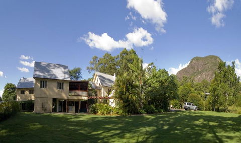 Glass House Mountains Ecolodge - Hobart Tourism 0
