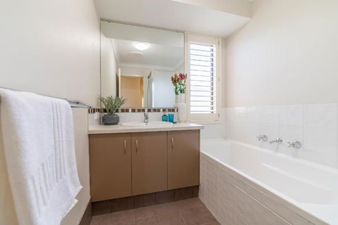 Greenmount Getaway - Hobart Tourism 4