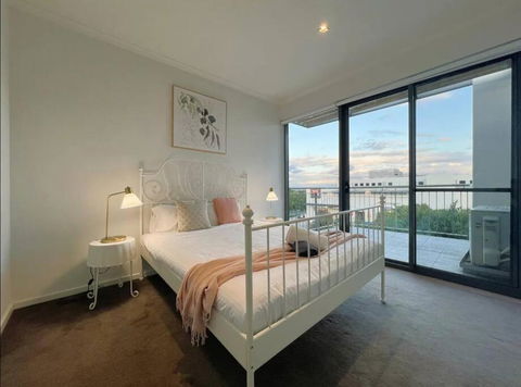 GW24-1 BATH 2 BR At The Glen With FREE Parking And Balcony - Hobart Tourism 0