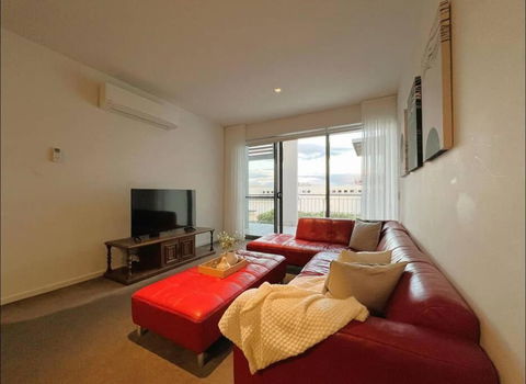 GW24-1 BATH 2 BR At The Glen With FREE Parking And Balcony - Hobart Tourism 3