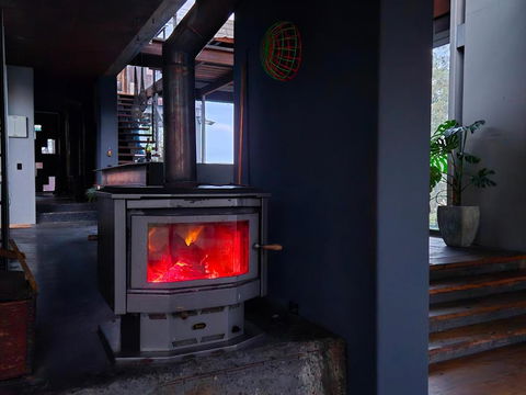 Grand Designs Eco Bush Retreat - Hobart Tourism 2