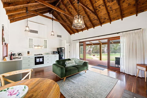 Grandview Accommodation - Hideaway Huts - Hobart Tourism 2