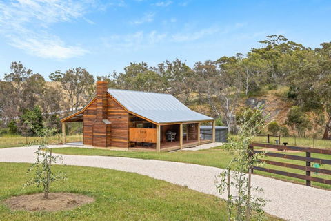 Grandview Accommodation - Hideaway Huts - Hobart Tourism 0