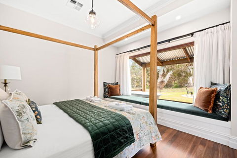 Grandview Accommodation - Hideaway Huts - Hobart Tourism 1