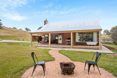 Grandview Accommodation - Hideaway Huts - Hobart Tourism 4