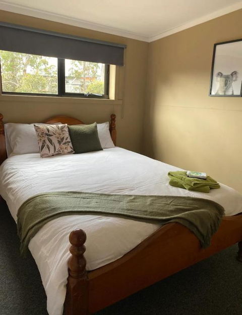Great Lakes Wilderness Three Bedroom Home - Hobart Tourism 4