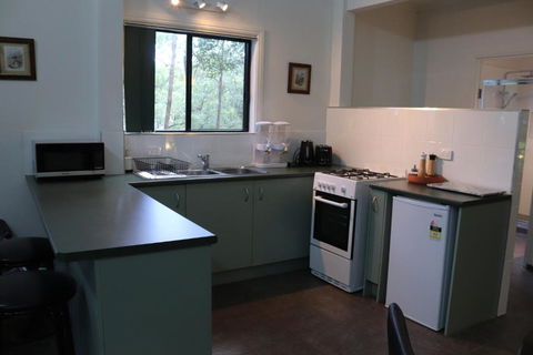 GREEN TREES CHALET Australia Zoo Close By - Hobart Tourism 2