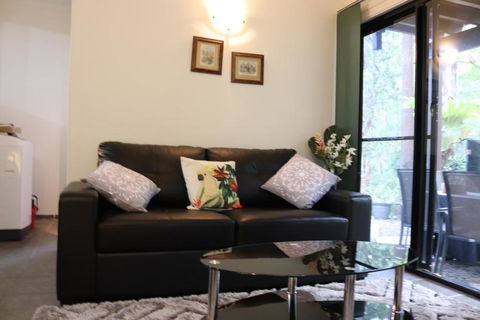 GREEN TREES CHALET Australia Zoo Close By - Hobart Tourism 4