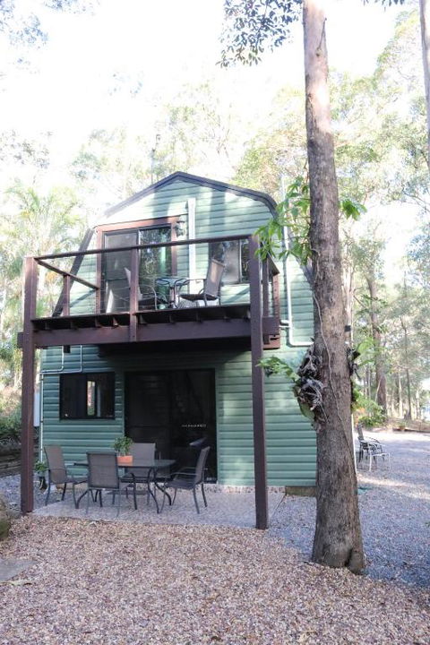 GREEN TREES CHALET Australia Zoo Close By - Hobart Tourism 1