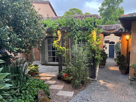 Guestlands Italia B&B - Hobart Tourism 4