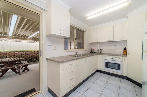 H1211 Mission Terrace Lakewood Heights Estate - Tourism TAS 4