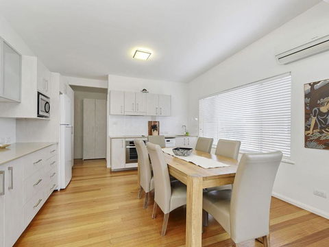 H2O Holiday Apartments Unit 13 - Tourism TAS 4