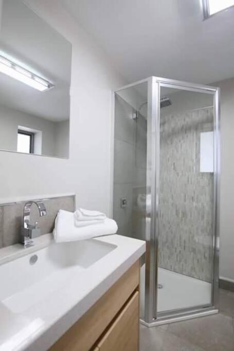 Haven House - River Edge Apartment - Tourism TAS 3