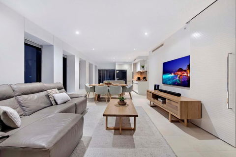 GUARANTEED OCEAN VIEW - Level 16 And Up - Soul Surfers Paradise - Self Contained &Privately Managed - Hobart Tourism 2