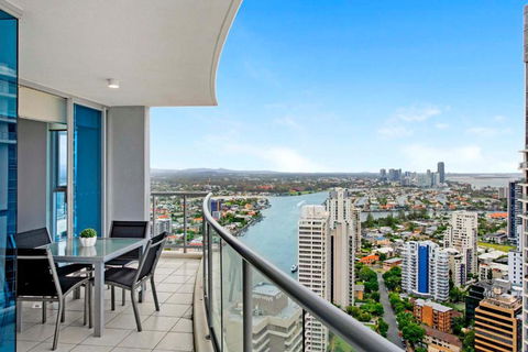 HIGH FLOOR GUARANTEE - 3 Bedroom Plus Study Apartments At Chevron Renaissance - Self Contained & Privately Managed - Wow Stay - Tourism TAS 3