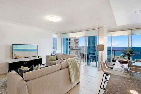 HIGH FLOOR GUARANTEE - 3 Bedroom Plus Study Apartments At Chevron Renaissance - Self Contained & Privately Managed - Wow Stay - Tourism TAS 1