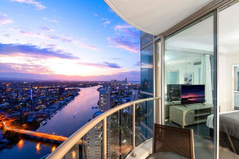 HIGH FLOOR GUARANTEE - 3 Bedroom Plus Study Apartments At Chevron Renaissance - Self Contained & Privately Managed - Wow Stay - Tourism TAS 0