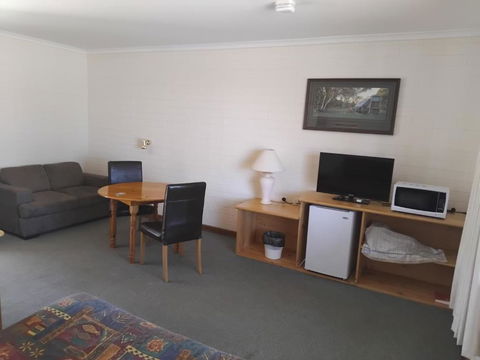 Hawker Outback Motel - Tourism TAS 3