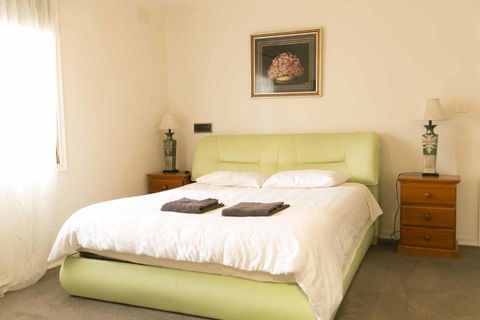 Hawthorn Holiday House - Tourism TAS 1