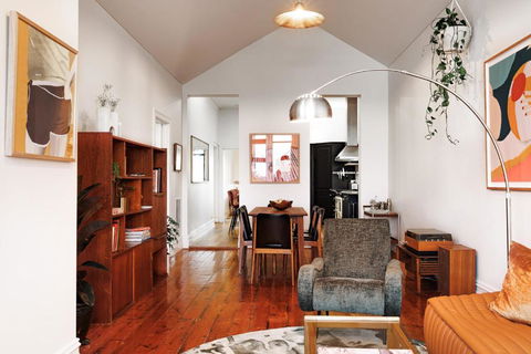 Henry Home - Tourism TAS 1