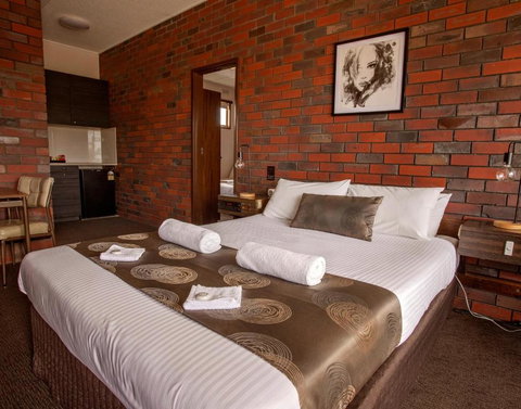 Hi Way Eight Motor Inn - Tourism TAS 3