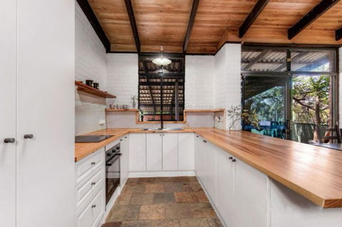 Hillside Retreat- Your Tranquil Home Away - Hobart Tourism 2