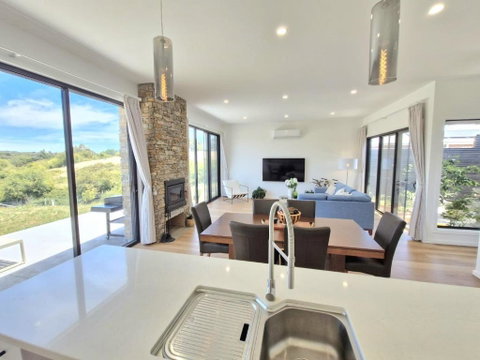 Hilltop Retreat Creswick - Tourism TAS 1