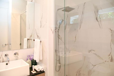 Hilton Executive Apartments - Hobart Tourism 2