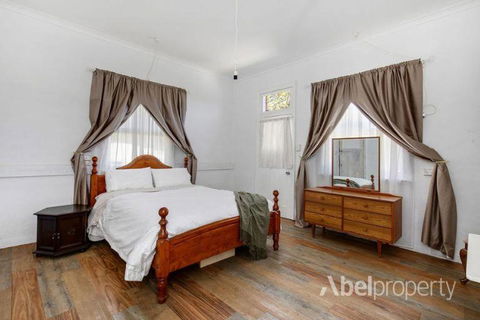 Historical Cottage In The Hills - Hobart Tourism 0