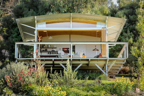 Hobart Hideaway Pods - Hobart Tourism 0