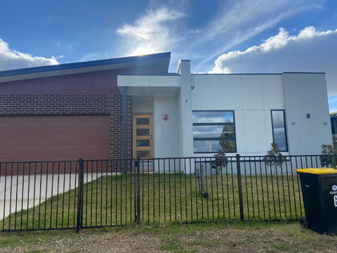 Home Away From Home - Tourism TAS 0