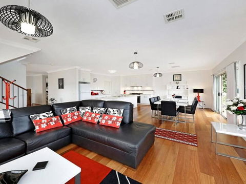 Huge Luxury Home! Mount Waverley - Hobart Tourism 2