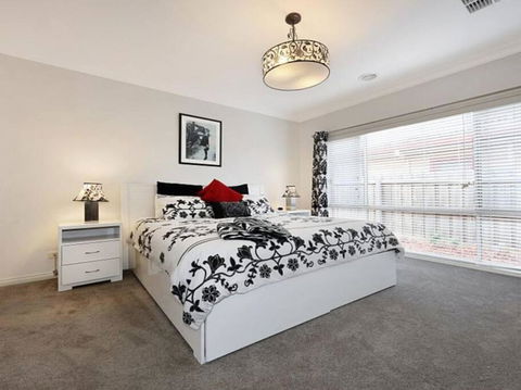 Huge Luxury Home! Mount Waverley - Hobart Tourism 3