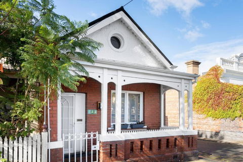 Iconic Lygon Street Home - Tourism TAS 2